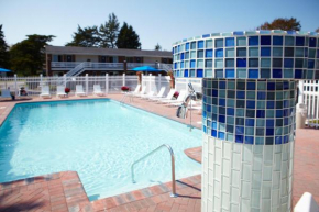 Гостиница Breezeway Resort  Вестерли